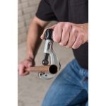 66737_RIDGID_150L Cutter_Action A_72dpi